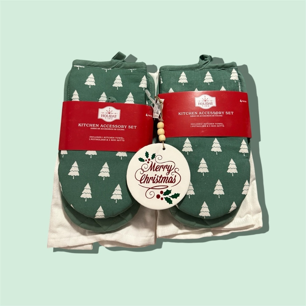 Holiday Time Kitchen Accessory Set with Ornament